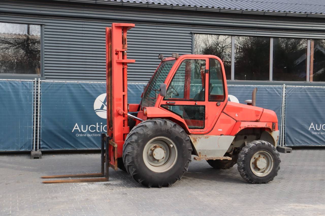 Rough-terrain forklift Manitou M26-4 Diesel 2600kg 2012
