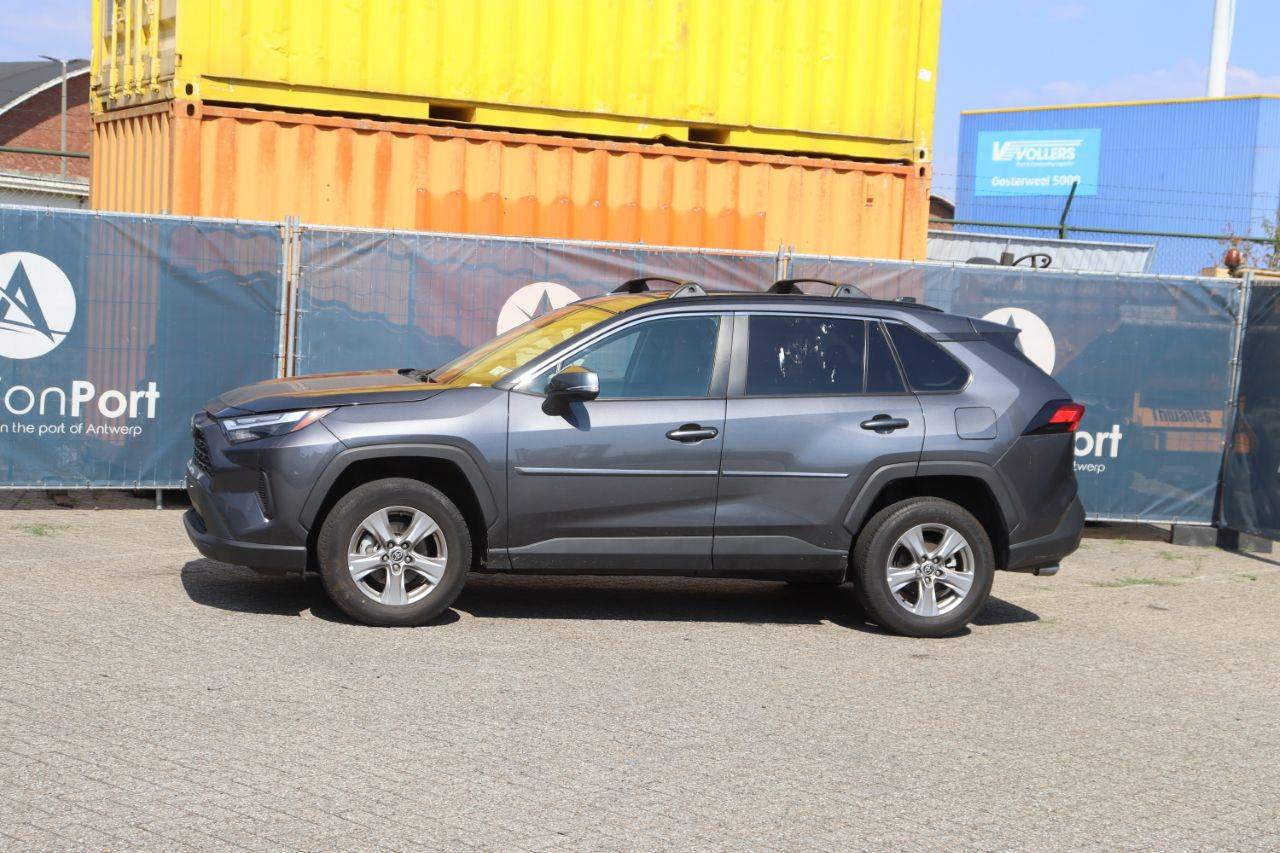 Toyota RAV4 XLE AWD 2.5L Petrol 177hp 2022