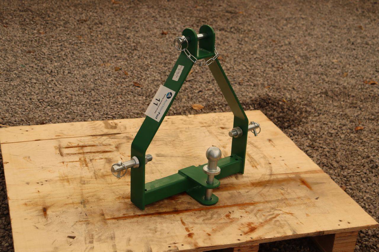 Three-point tow bar with ball New