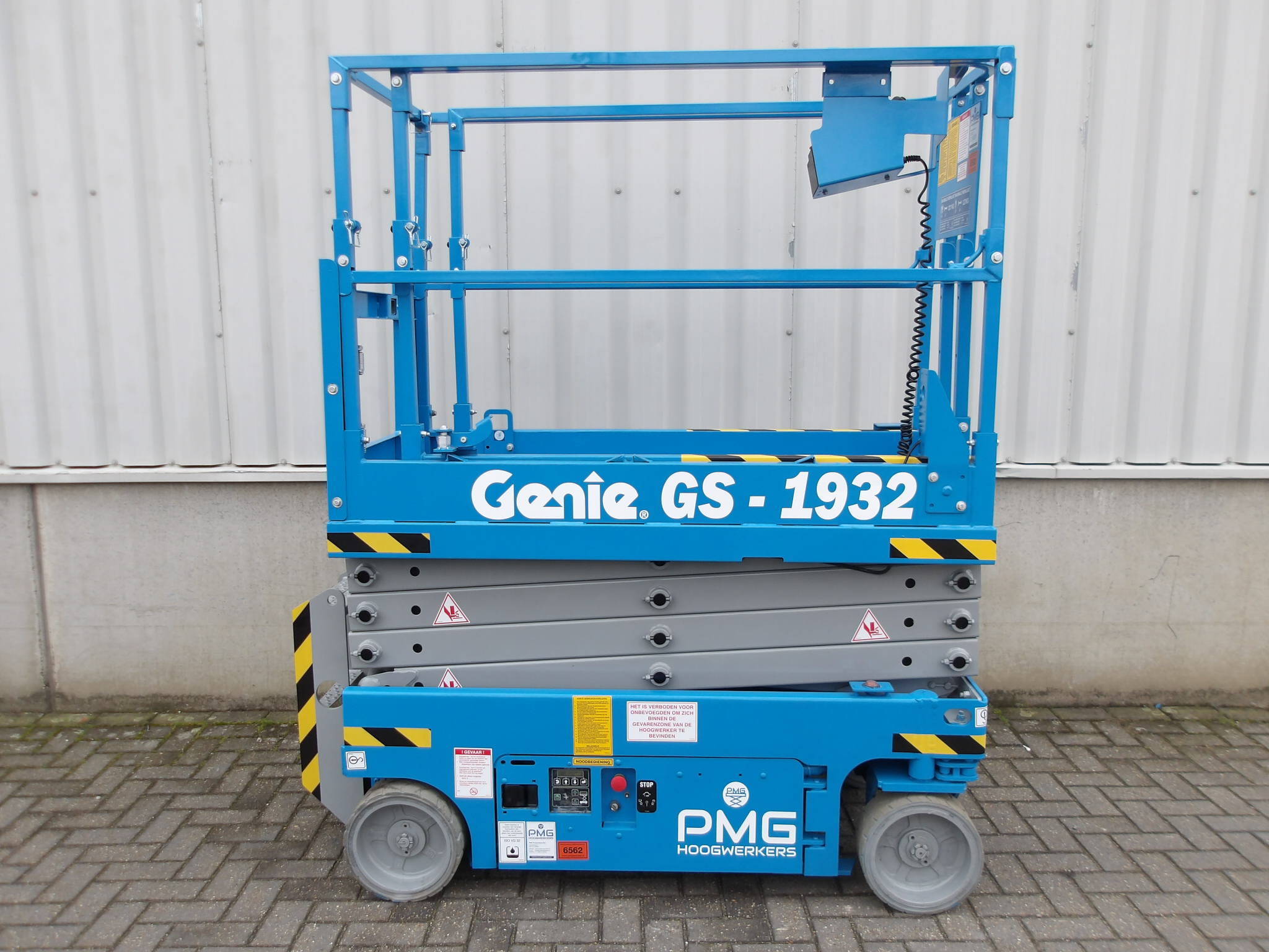 Aerial work platforms and scissor lifts