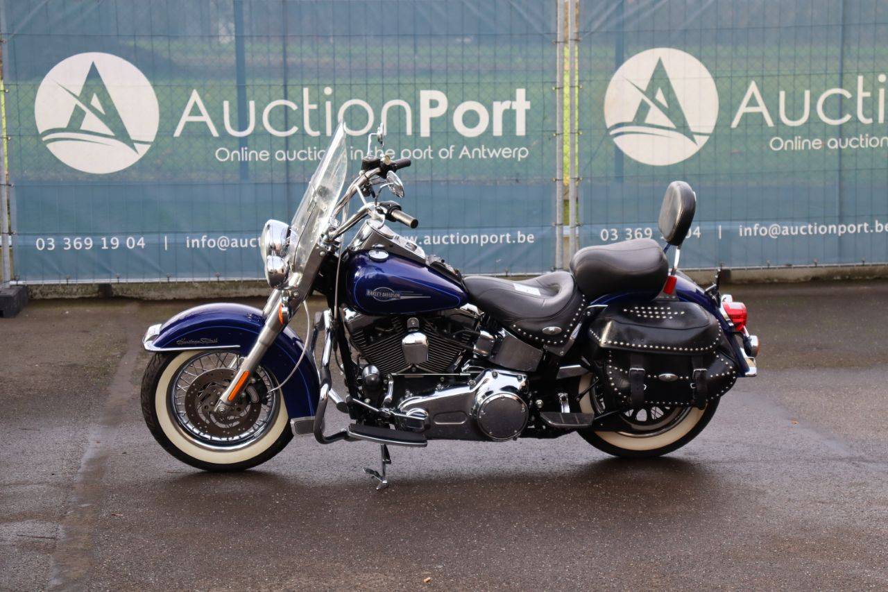 Motorcycle Harley-Davidson Heritage Softail Classic Petrol 2007
