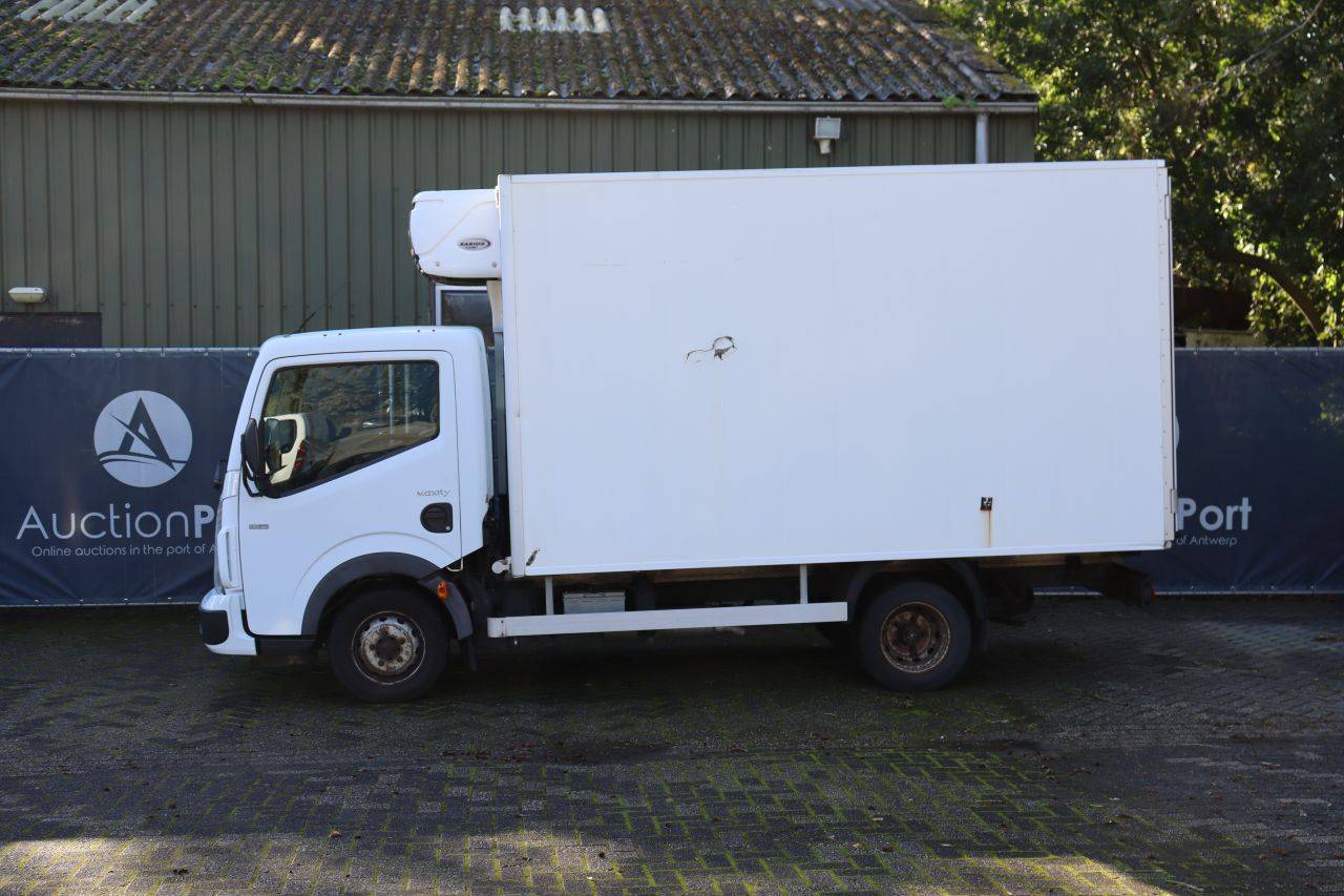 Refrigerated truck Renault Maxity Diesel 131hp 2008
