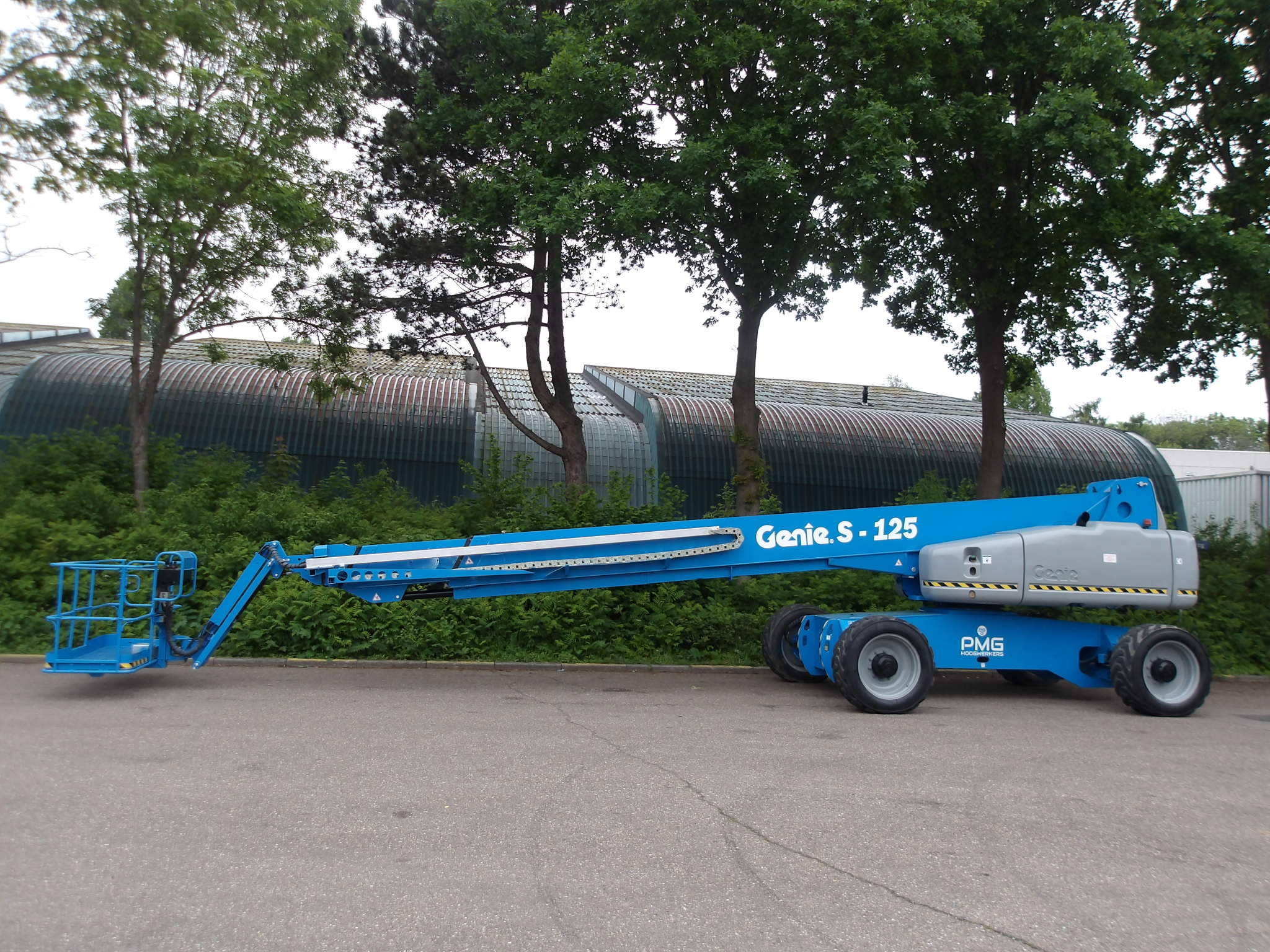 Telescopic boom lift Genie S-125 Diesel 40.10m 2013