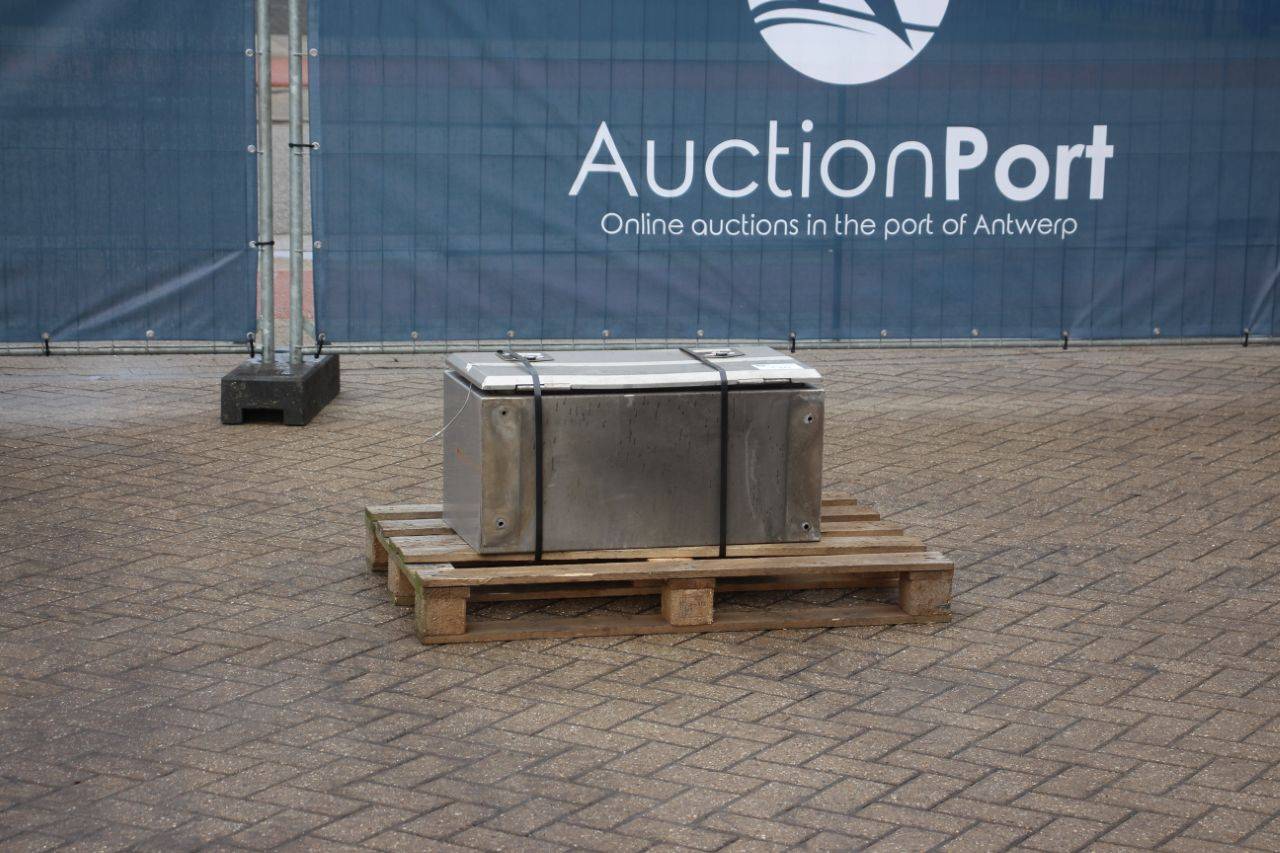 Stainless steel box