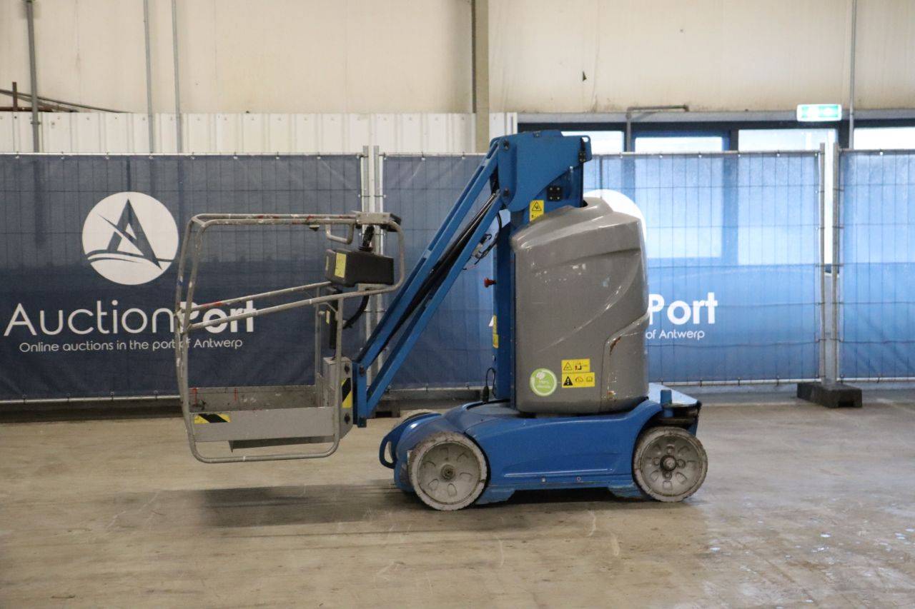 Genie GR26J Electric Mast Lift 9.90m 2016