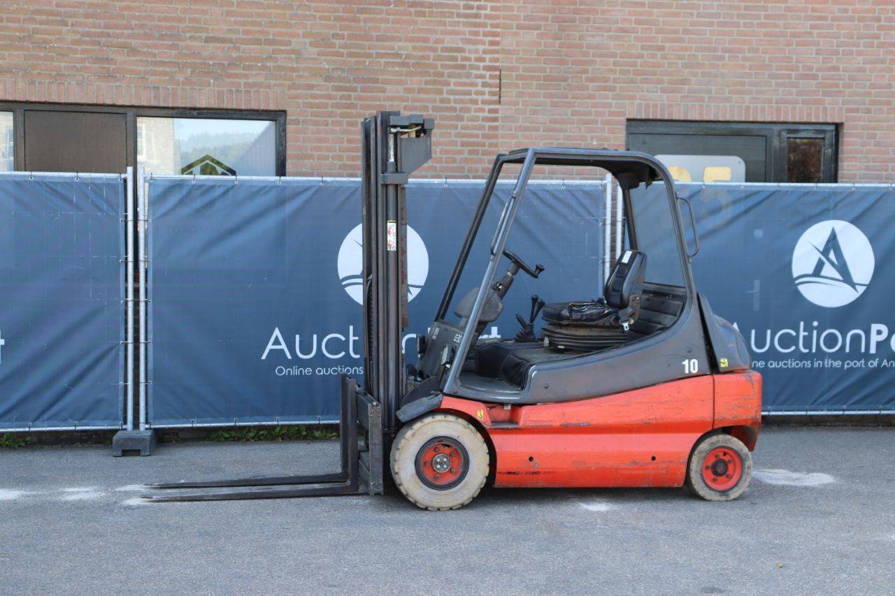 Forklift Linde E30-01 Electric 3000kg 3.3m 1995