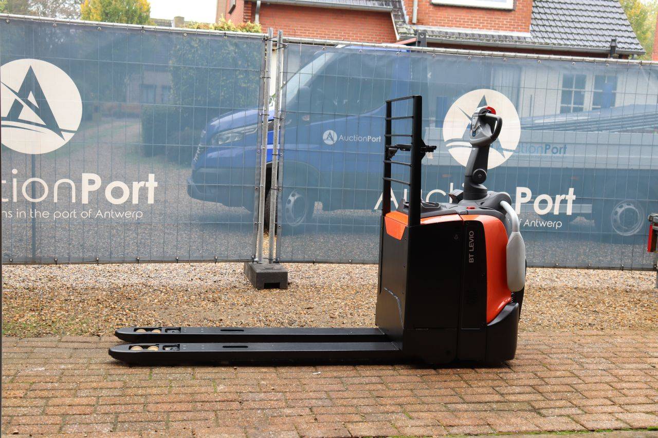 Toyota LPE200 Electric Pallet Truck 2000kg 2022