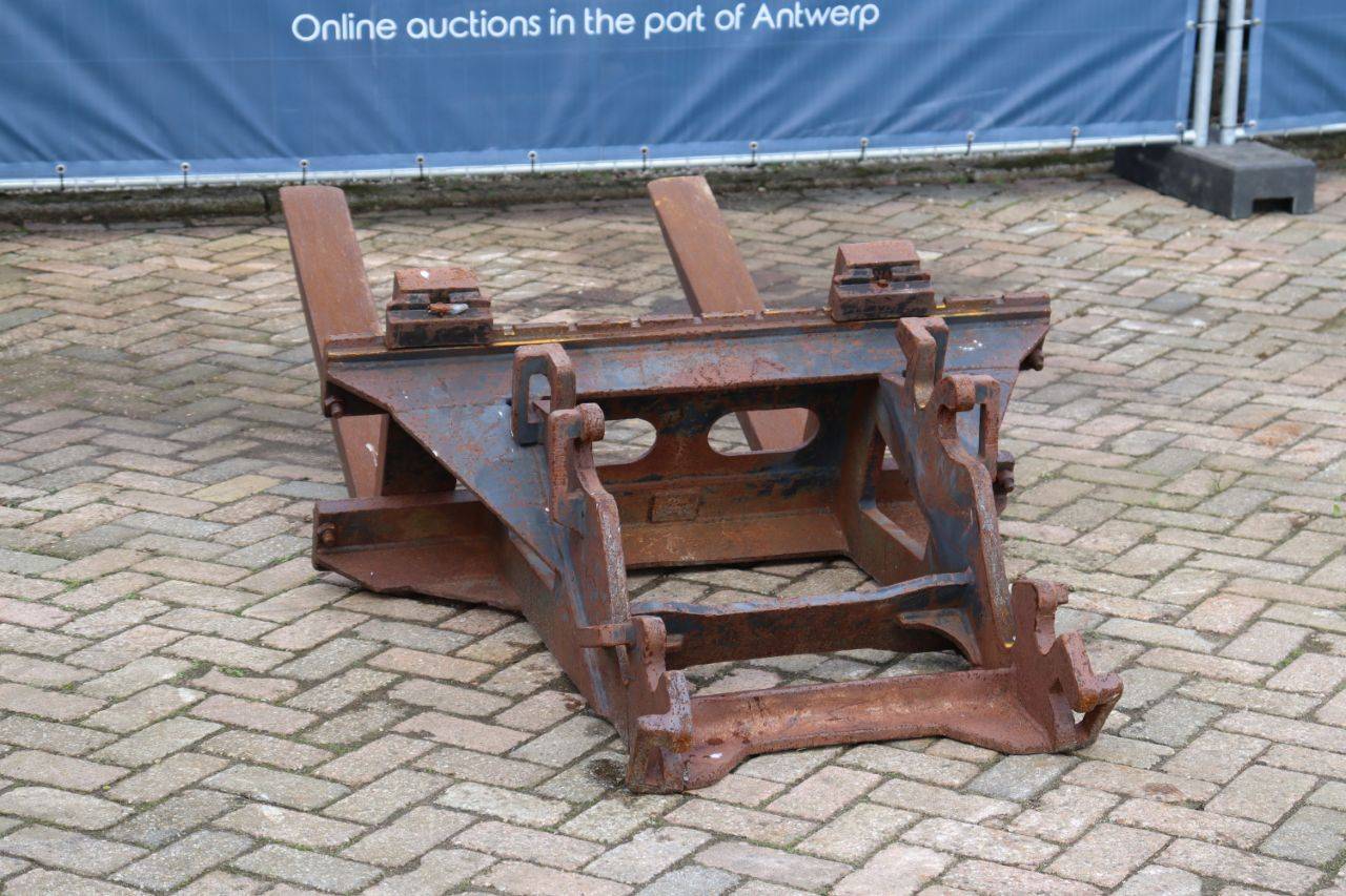 Pallet frame with reversible ears CW30/40