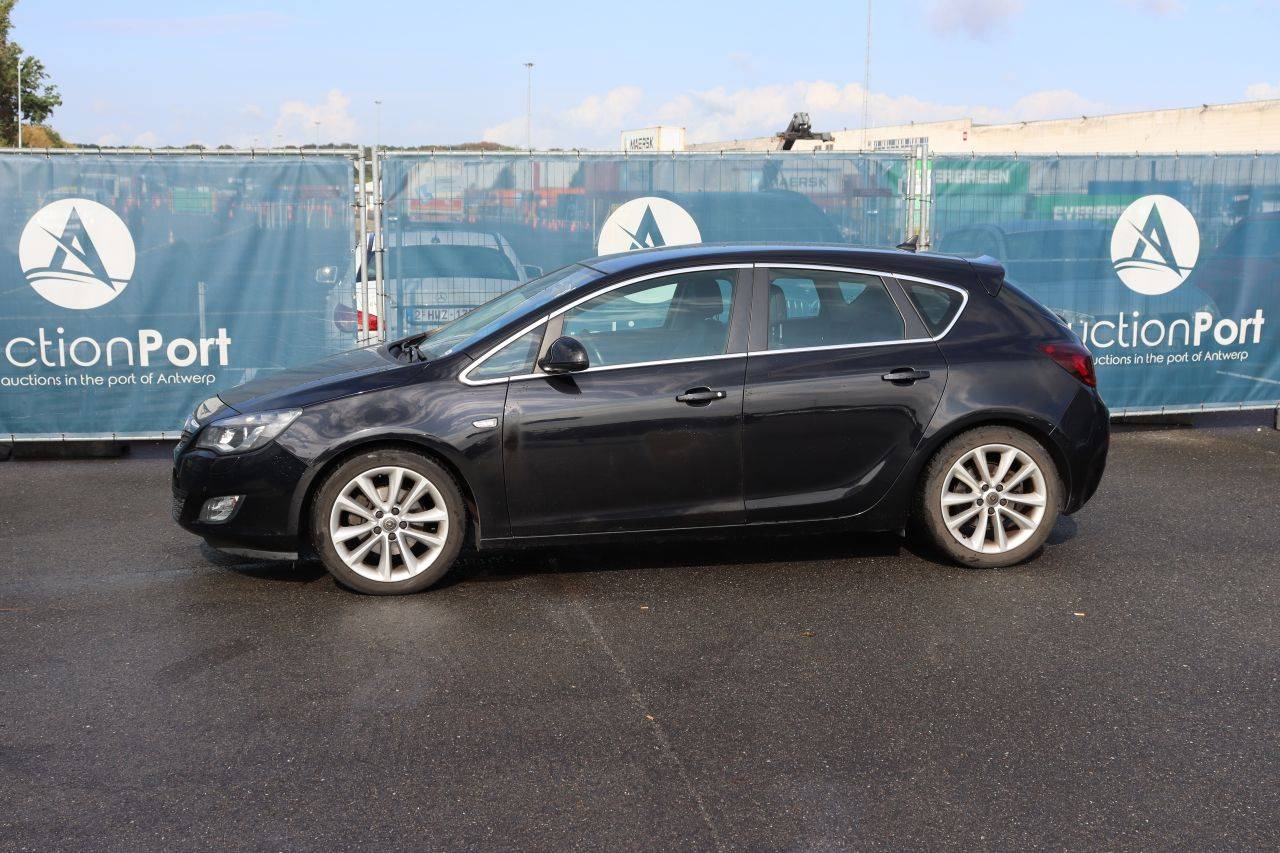 Passenger car Opel Astra Petrol 140hp 2010 (Margin)
