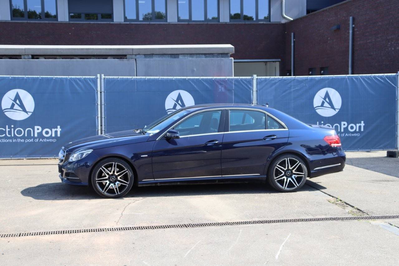 Mercedes-Benz E-Klasse Avantgarde Benzine 2016 (Marge)