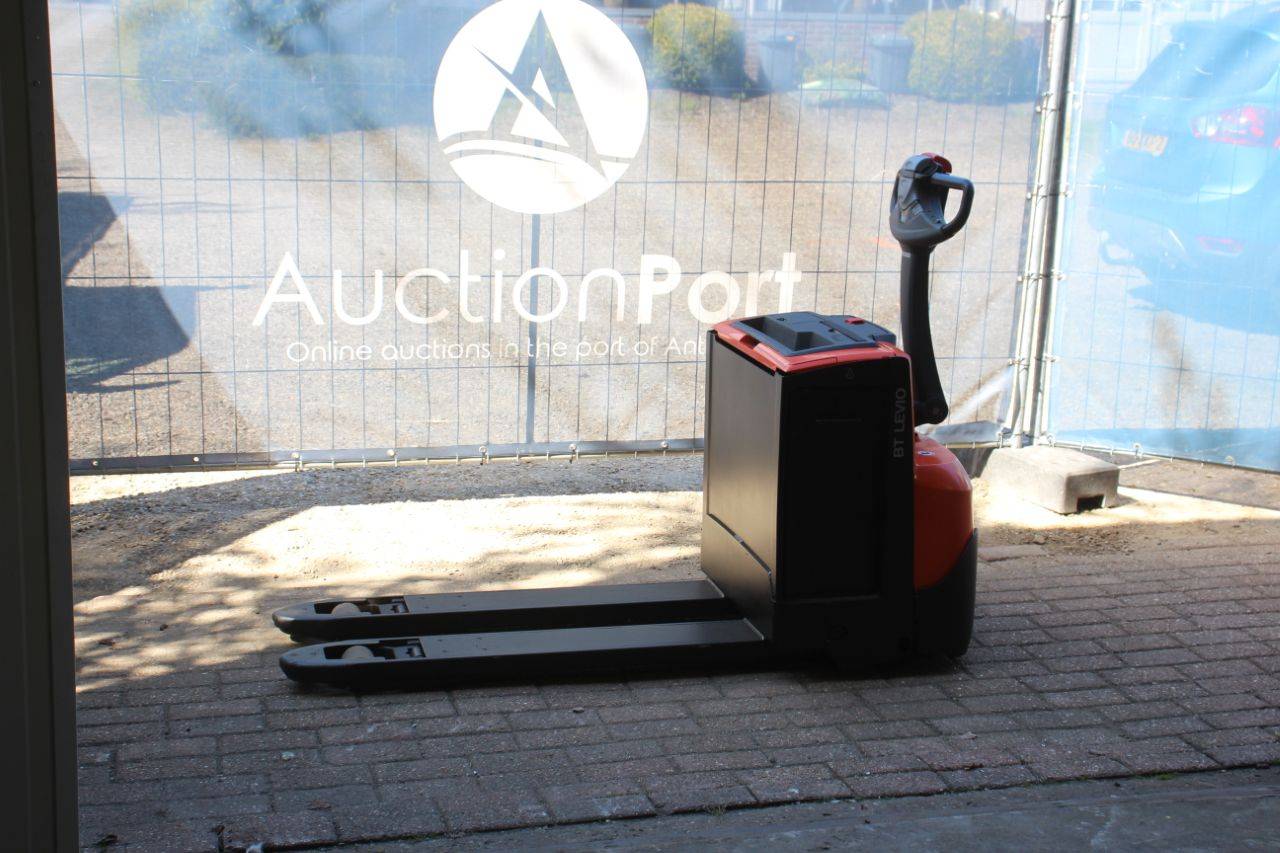 Toyota LWE200 Electric Pallet Truck 2000kg 2018
