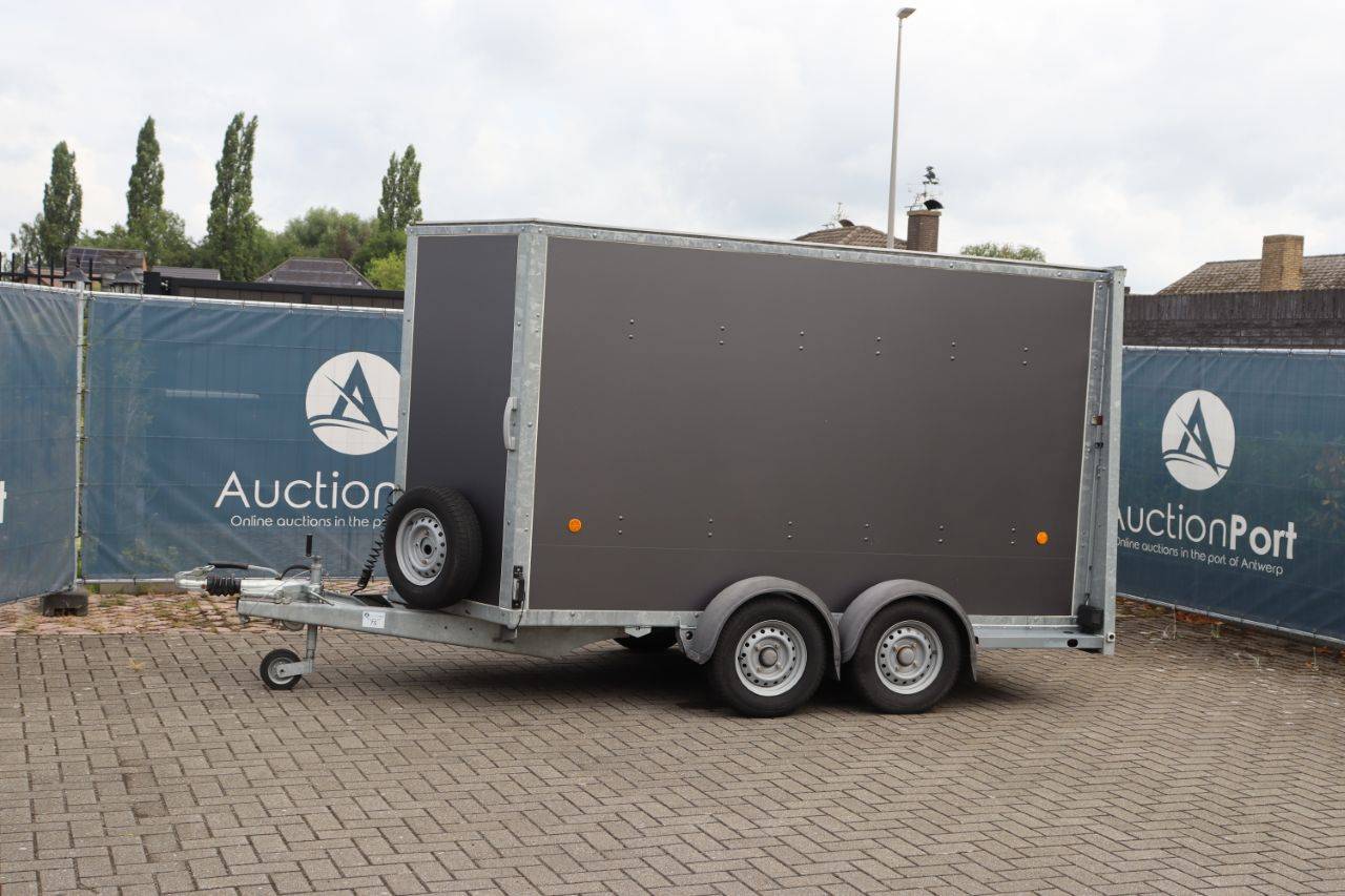 Ifor Williams DB closed trailer