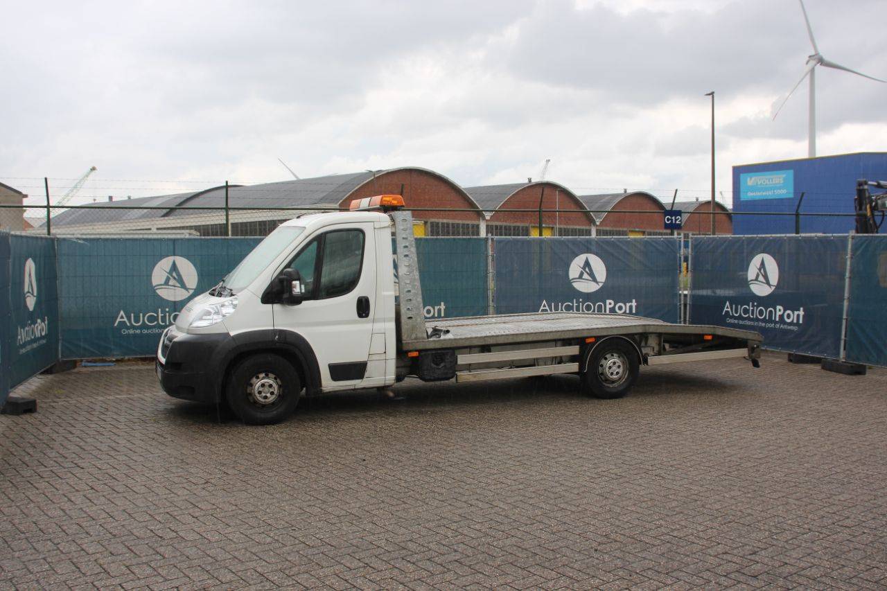 Tow truck Citroën Jumper Diesel 131hp 2012