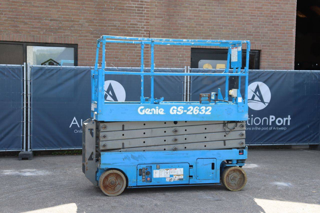 Scissor lift Genie GS-2632 Electric 9.96m 2006