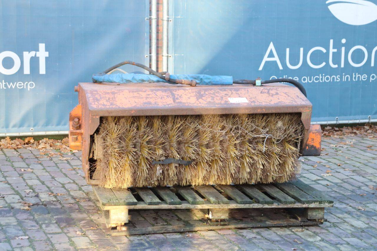 Sweeping brush attachment 