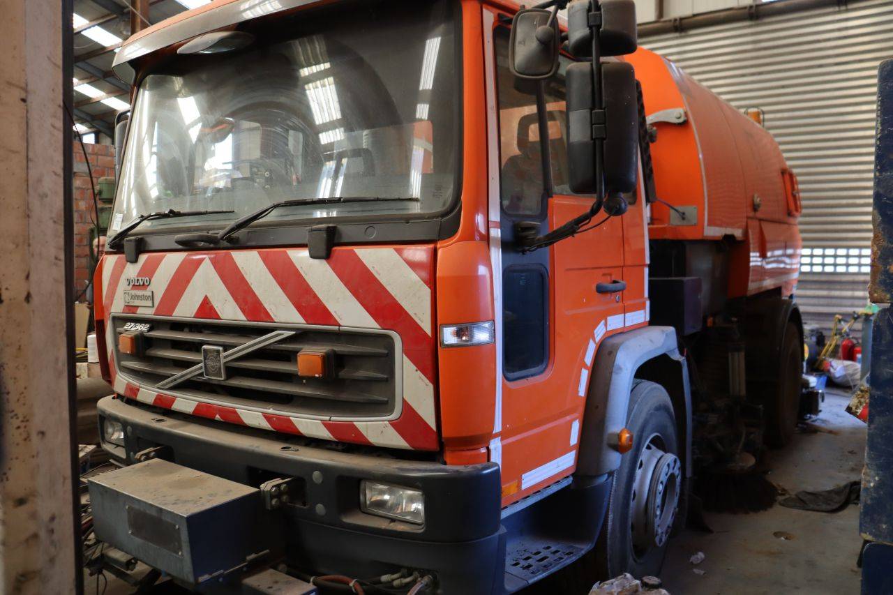 Balayeuse Volvo FL6 E17.0 Diesel 250 ch 2006