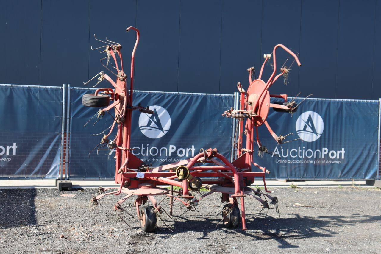 Hay tedder Lely Lotus S-600