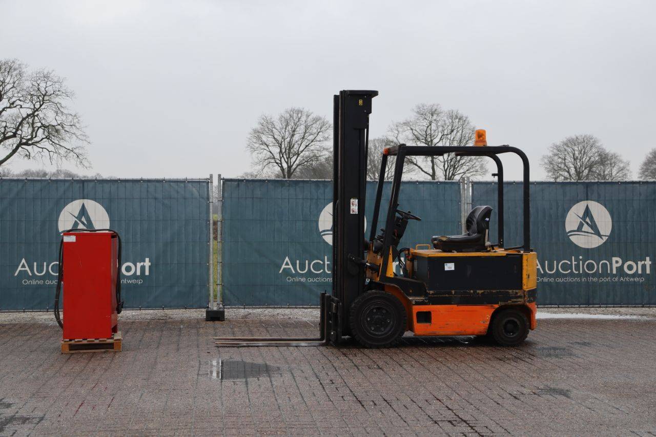 Forklift Yale EFG-V 30-600 DZ Electric 2720kg 6.2m 1993