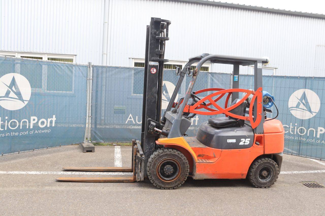 Forklift Toyota 42-7FGF25 LPG 2500kg 4.7m 1999