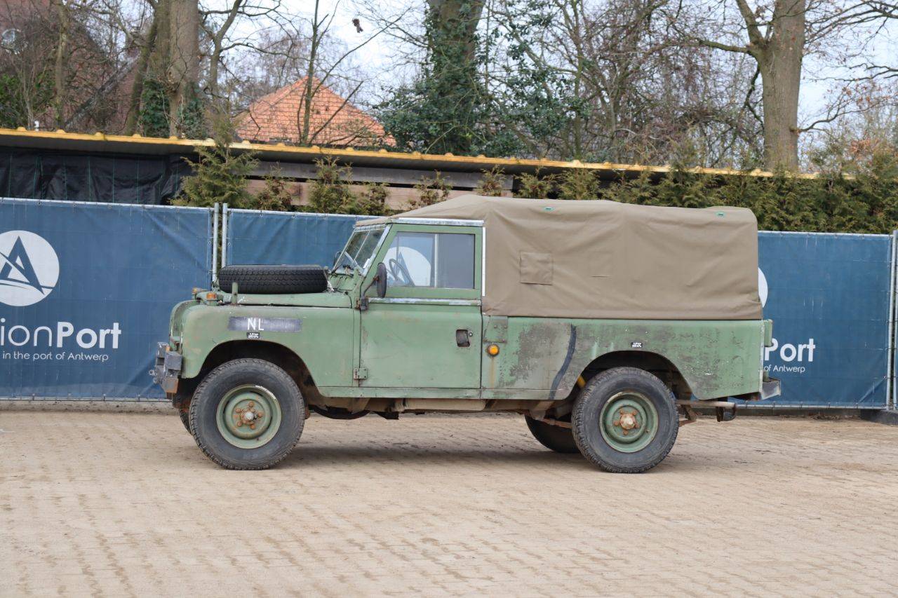Passenger truck Land Roer Pick Up Diesel 61hp 1983