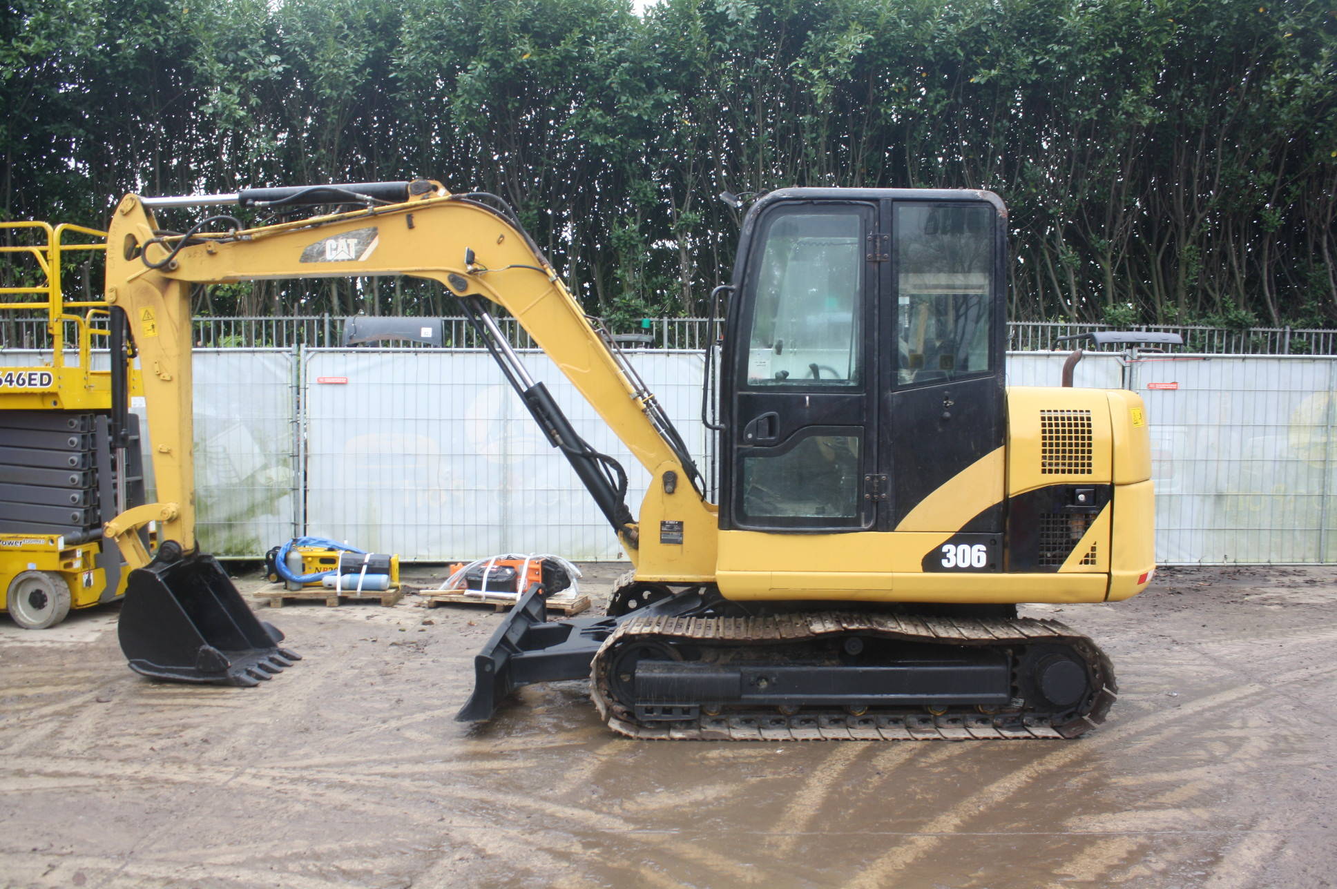 Crawler excavator Caterpillar 306 Diesel 40.5kW 2011