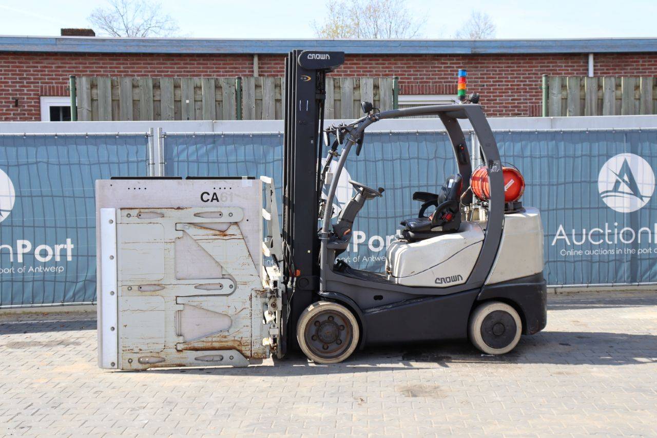 Crown LPG Forklift 2000kg 5.43m