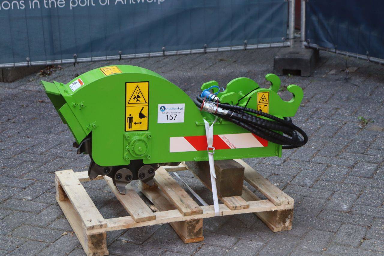 Stump grinder CW05 with heavy chisels Mini class 2.5 to 6.0 tons 