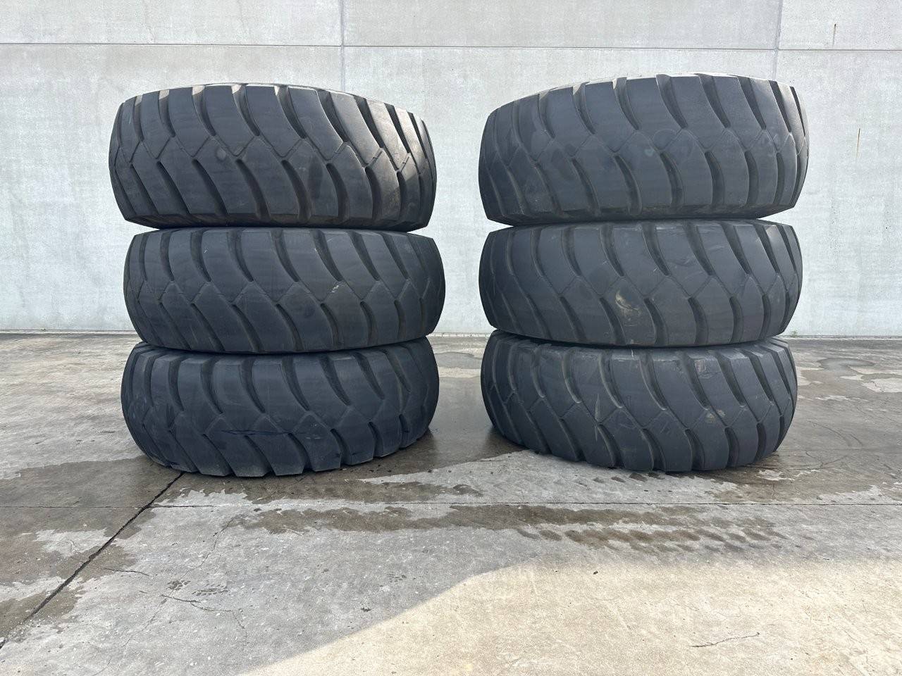 Pneumatici per dumper Pirelli – RM99 33.5 - 33