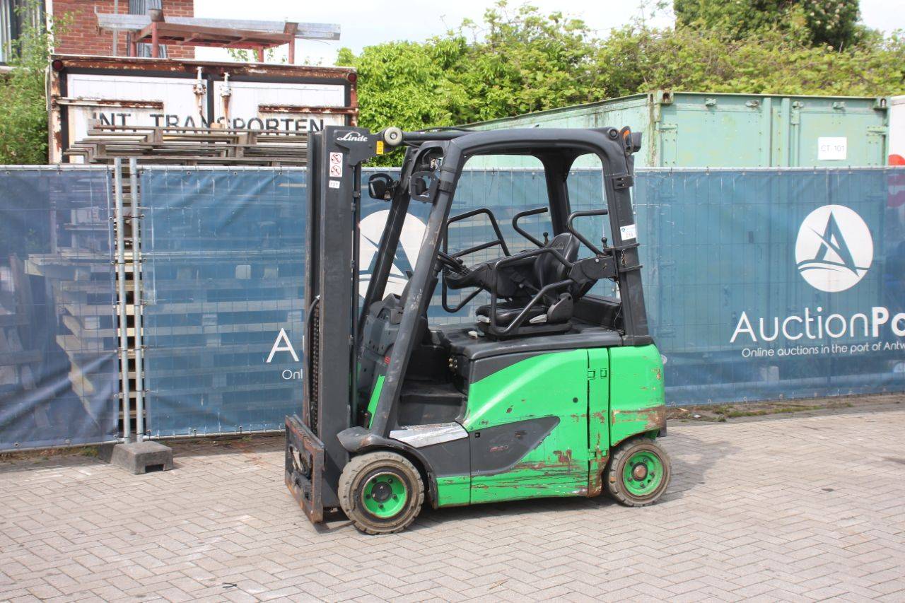 Linde E20PH-02 Electric Forklift 2000kg 7m 2014