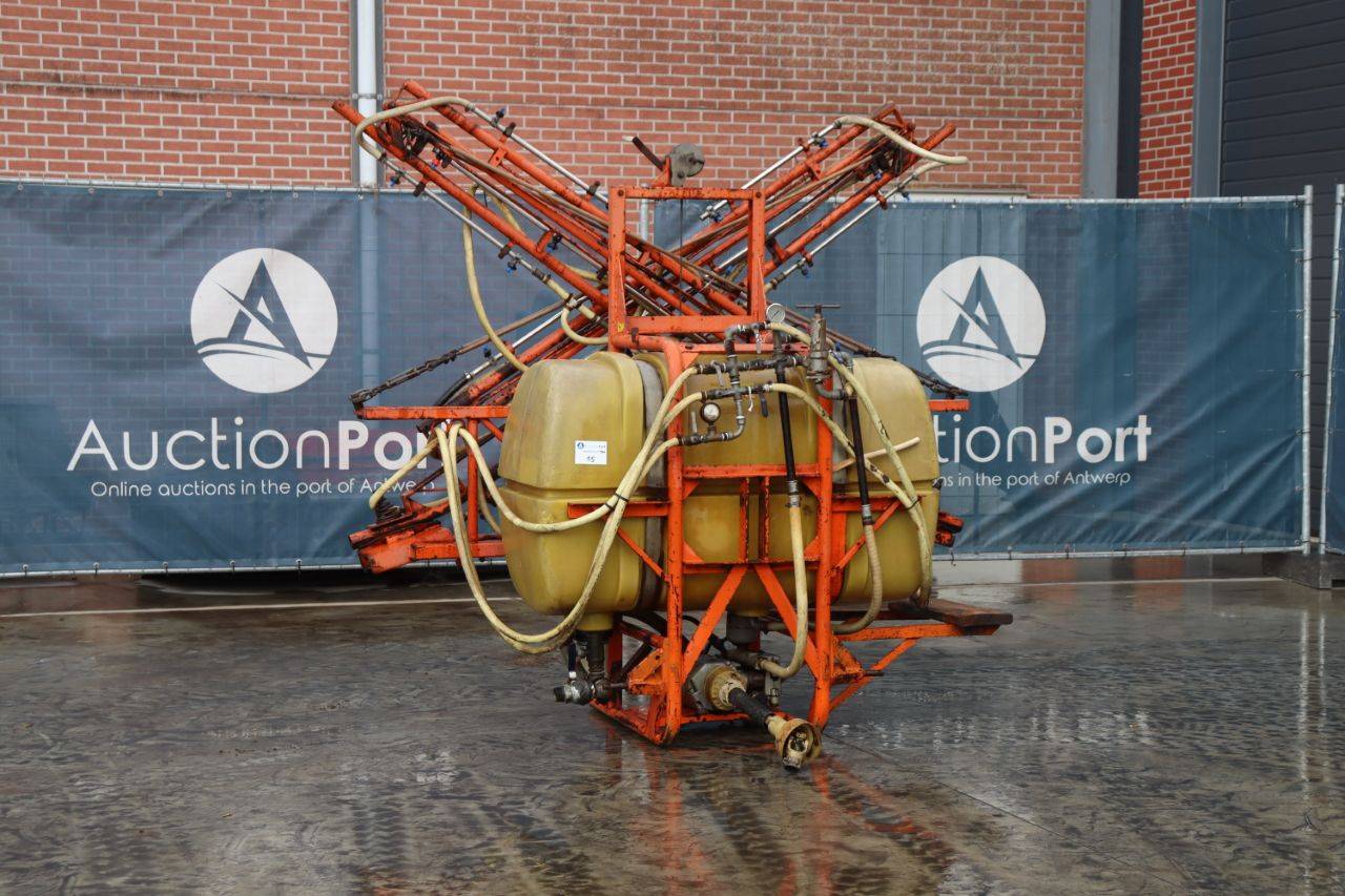 Field sprayer 