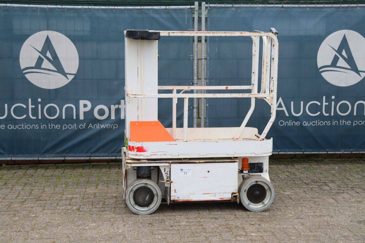 JLG 1230ES Electric Mast Lift 5.66m 2014