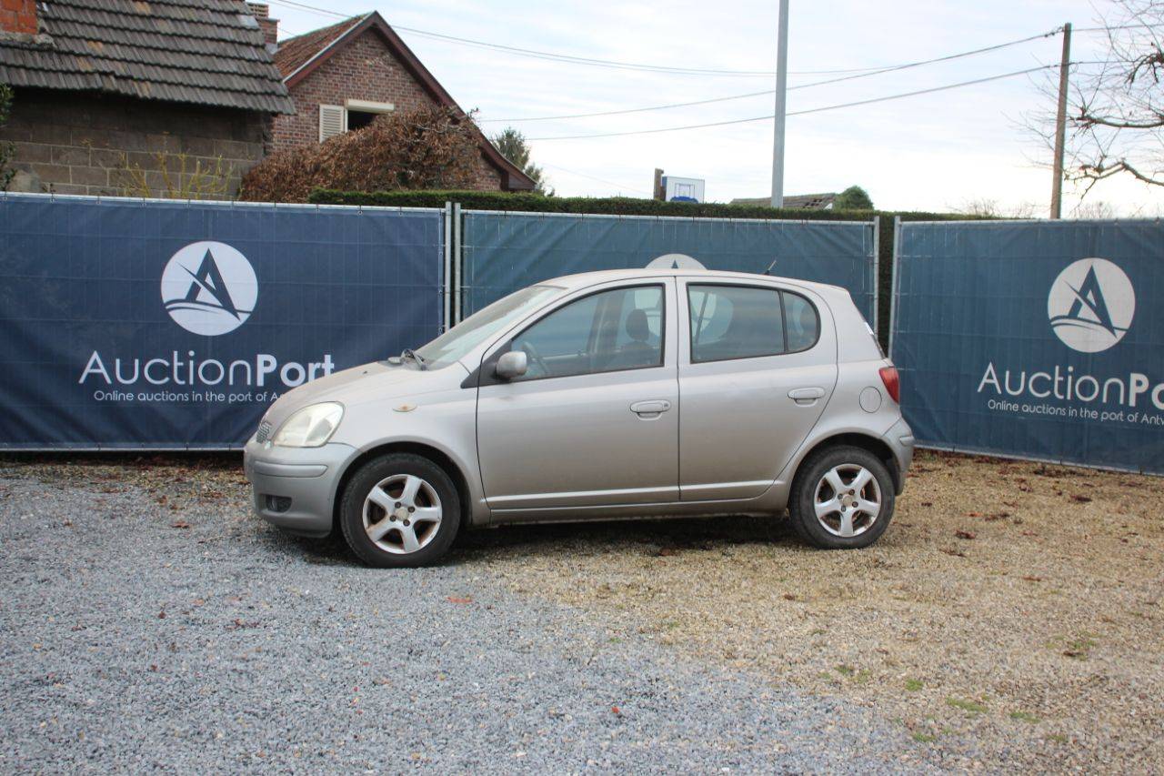 Passenger car Toyota Yaris Petrol 2005 (Margin)