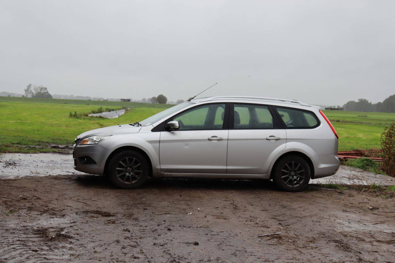 Ford Focus Kombi, Benzin, 101 PS, Baujahr 2010