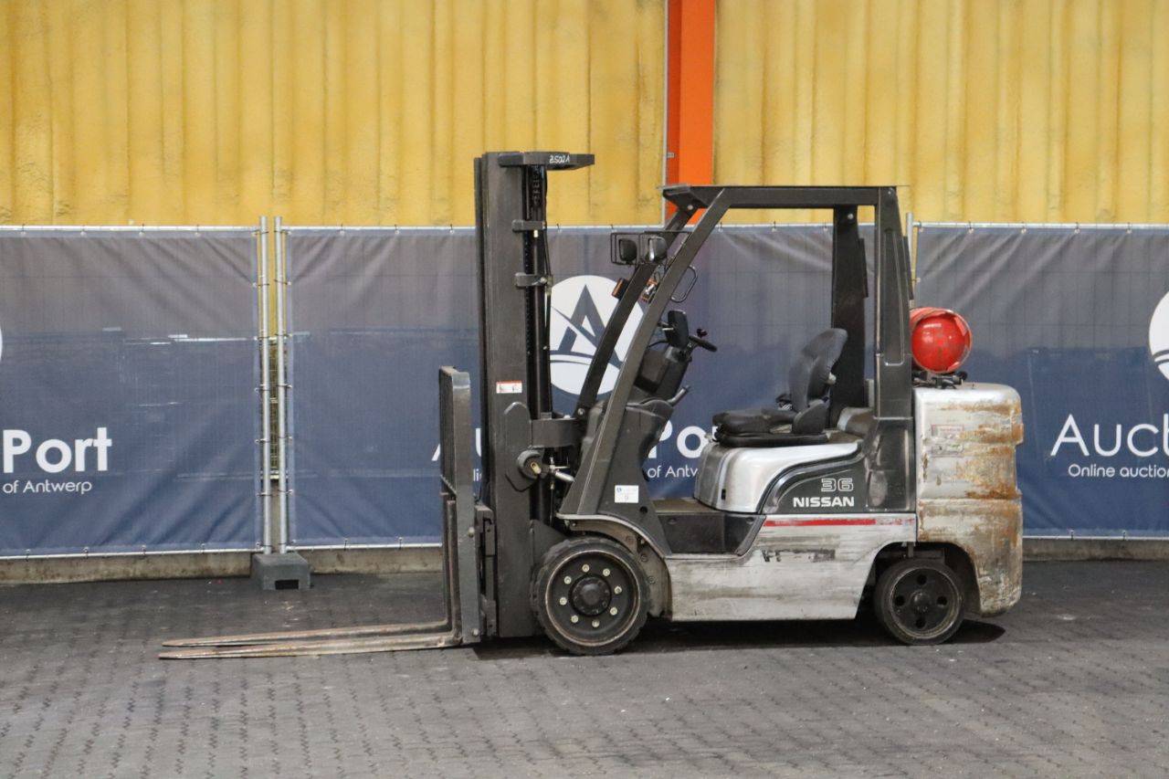 Forklift Nissan MC UG1F LPG 3600kg 4.7m 2008