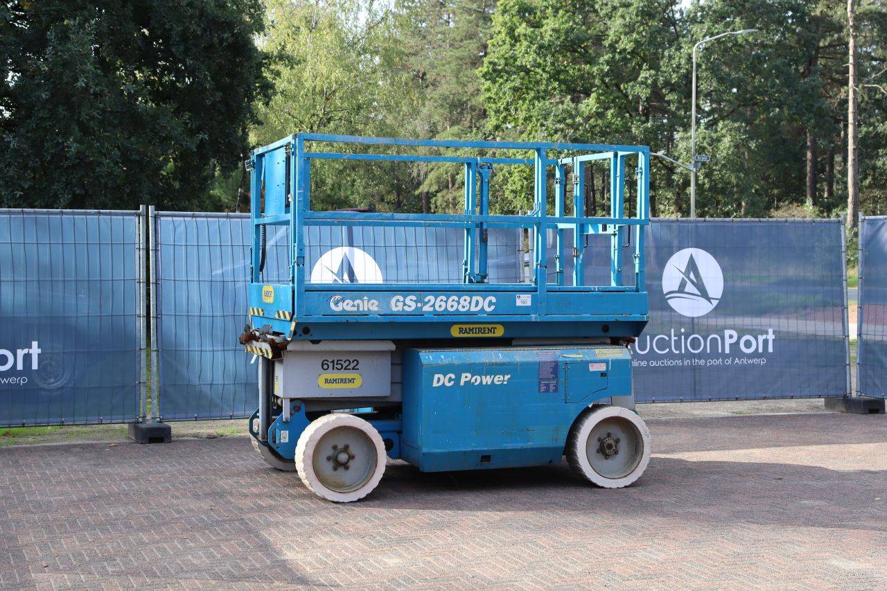 Piattaforma a forbice Genie GS-2668 elettrica, portata 567 kg, altezza 9,9 m, anno 2008.