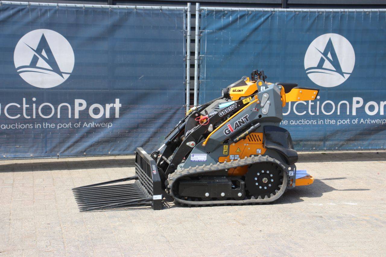 Giant GS950T Diesel Skid Steer Loader 18.2kW 2026 New