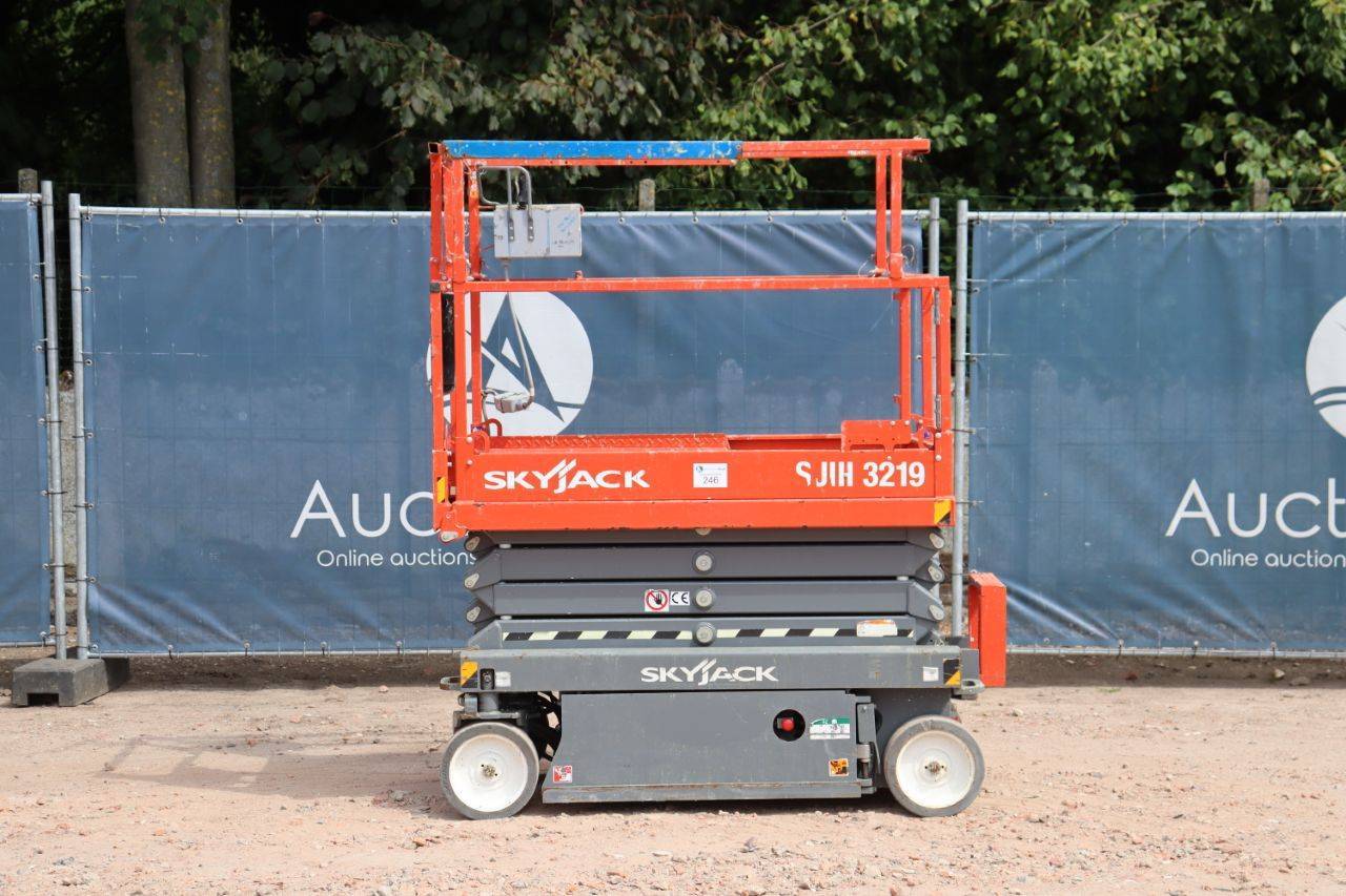 Scissor Lift Skyjack SJ III 3219 Electric 7.62m 2019