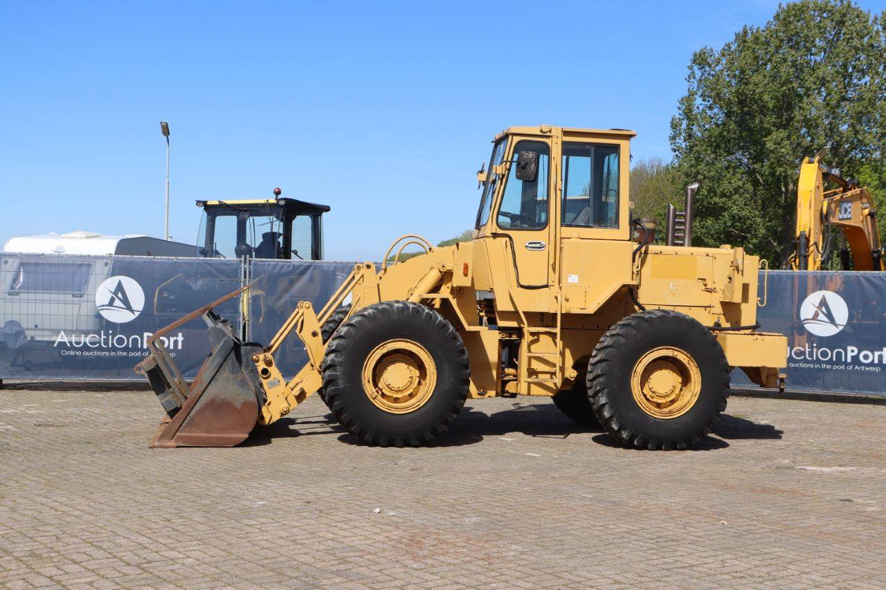 Caterpillar 930 Diesel Wheel Loader 74.6 kW 1981
