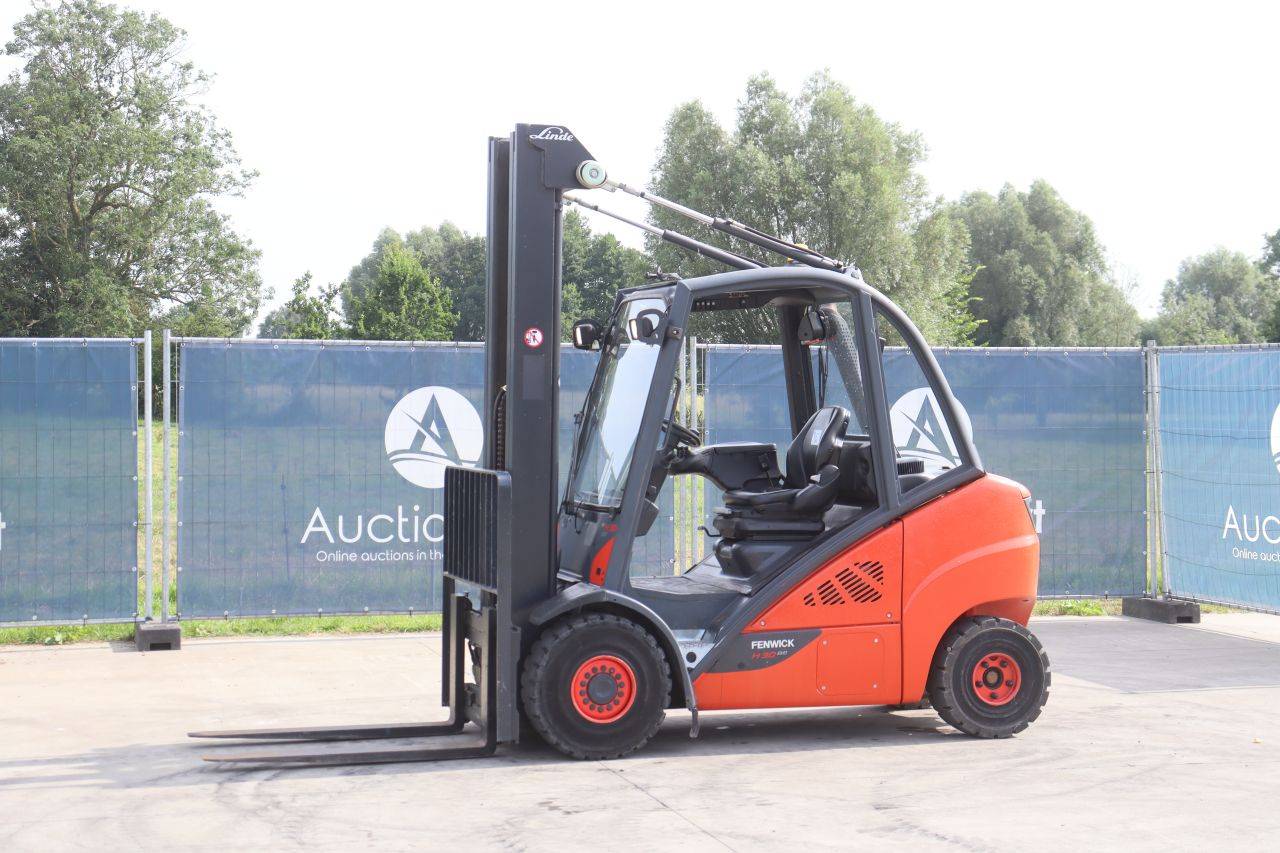 Forklift Fenwick-Linde H30D-02 Diesel 3000kg 4.6m 2013