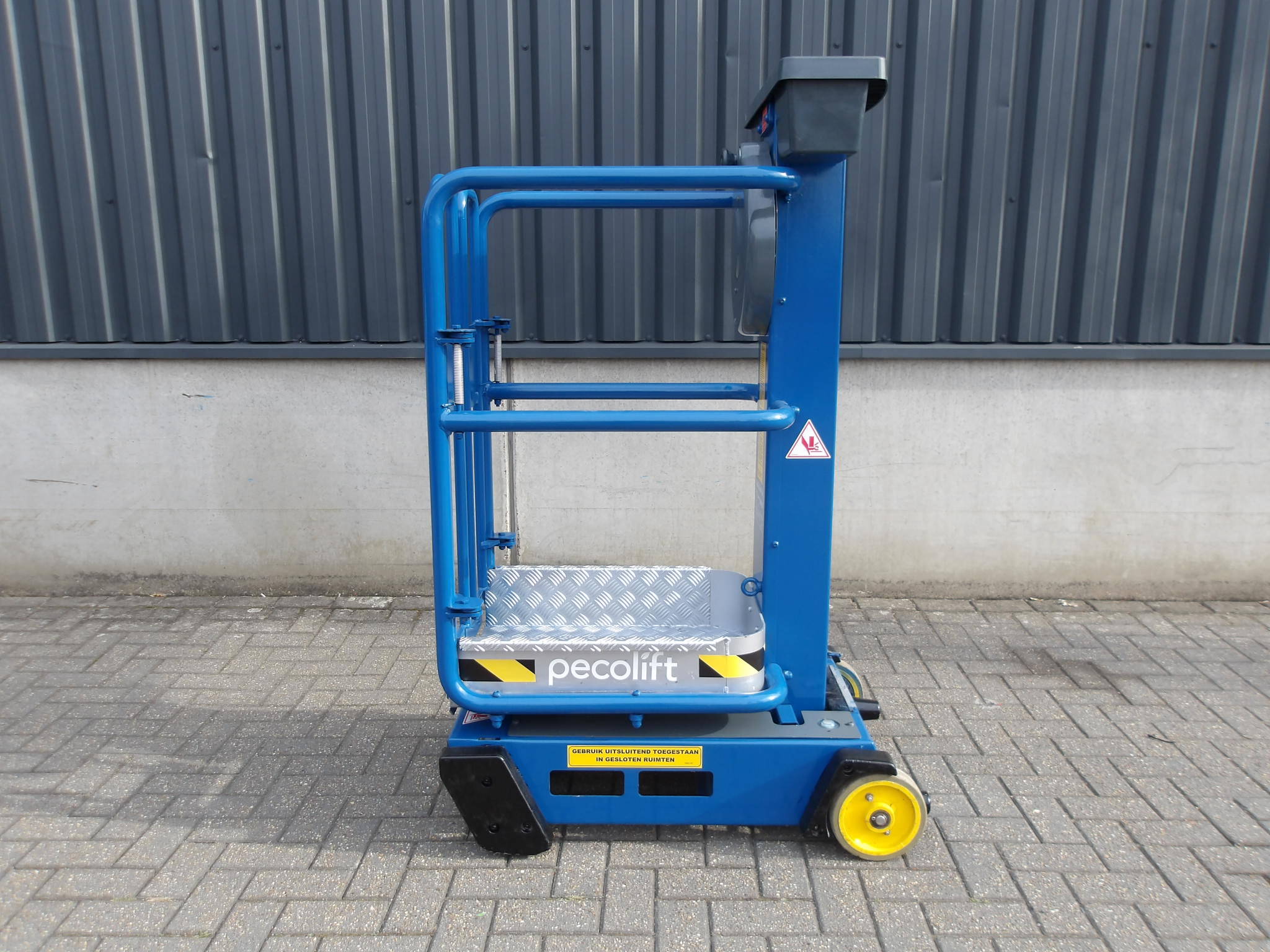 Élévateur à mât manuel JLG Pecolift 3,50 m 2016