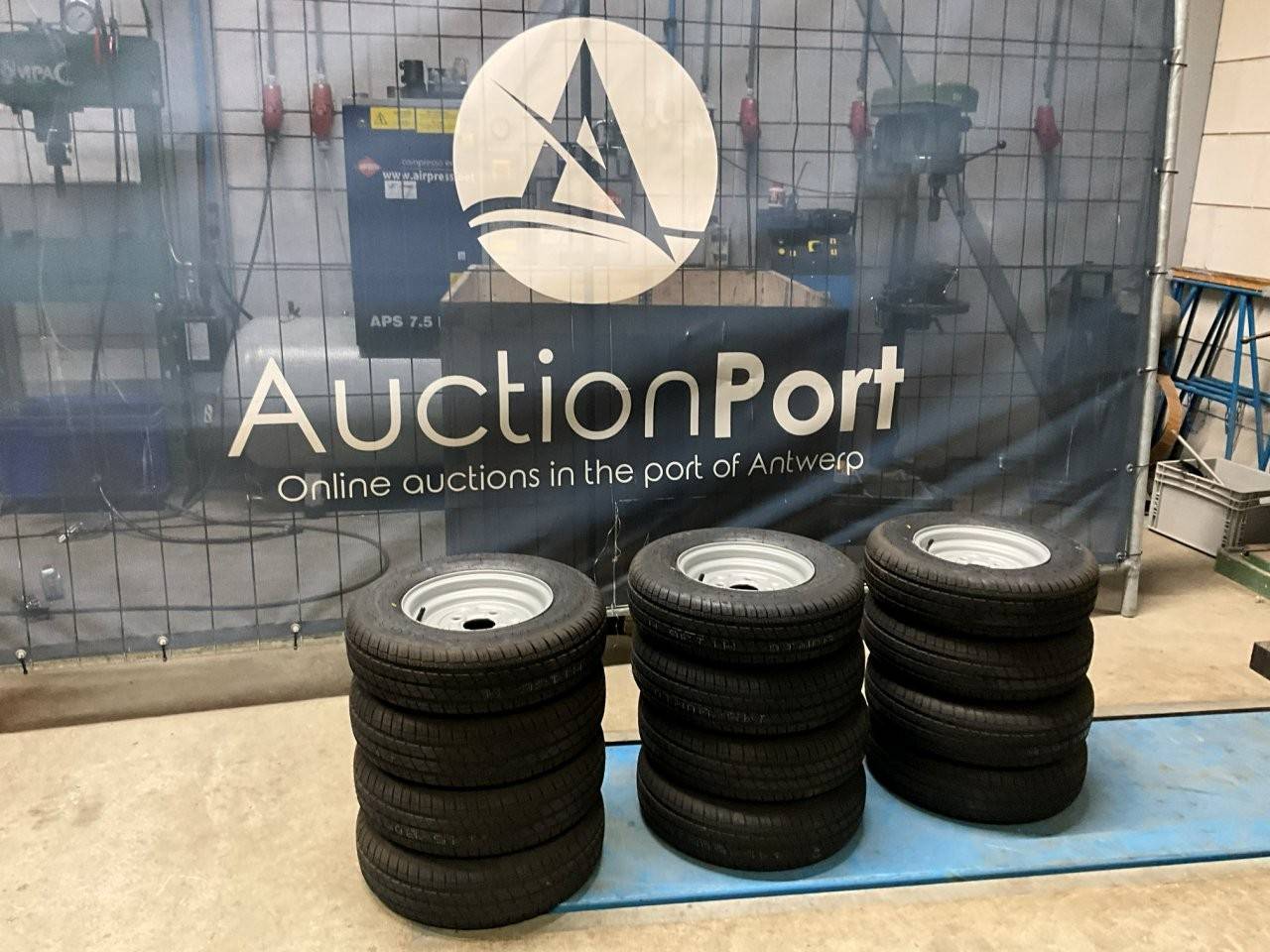 Lot of Tires with rim Security 145/80R10 12 Pieces