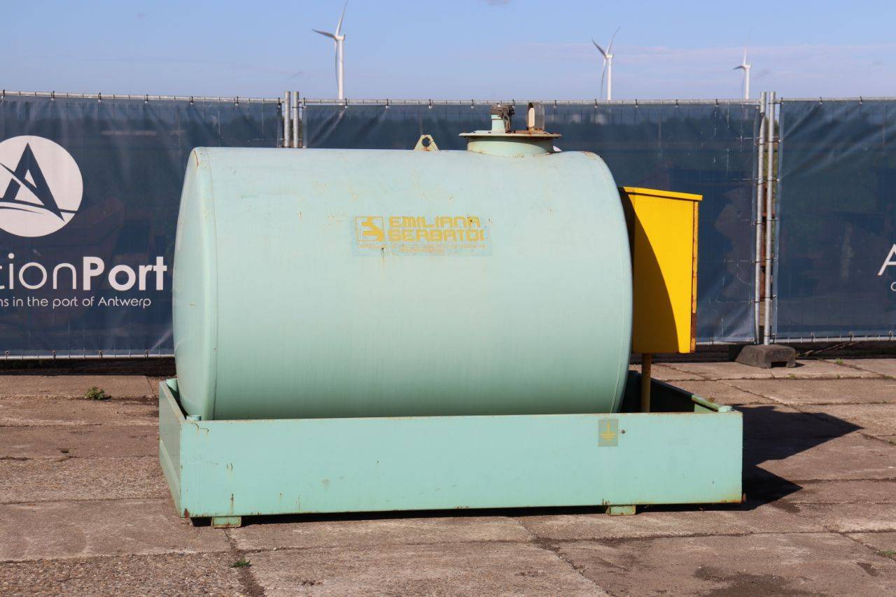 Fuel tank Emiliana Serbatoi 3000L with pump 2003 New