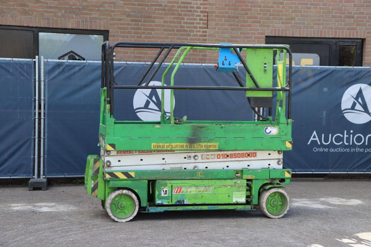 Scissor lift electric