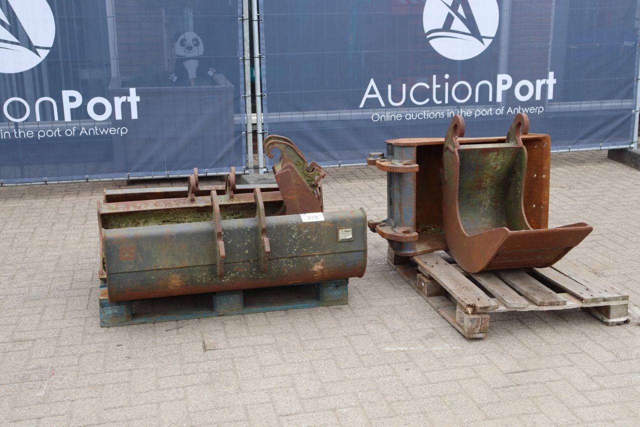 Batch of excavator buckets