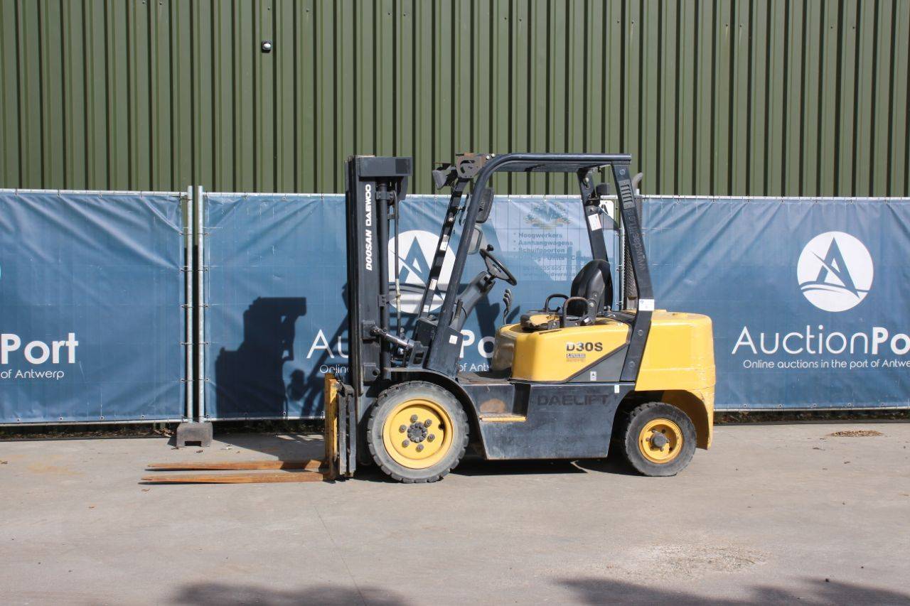 Forklift Doosan D30S-3 Diesel 3000kg 3.3m 2006