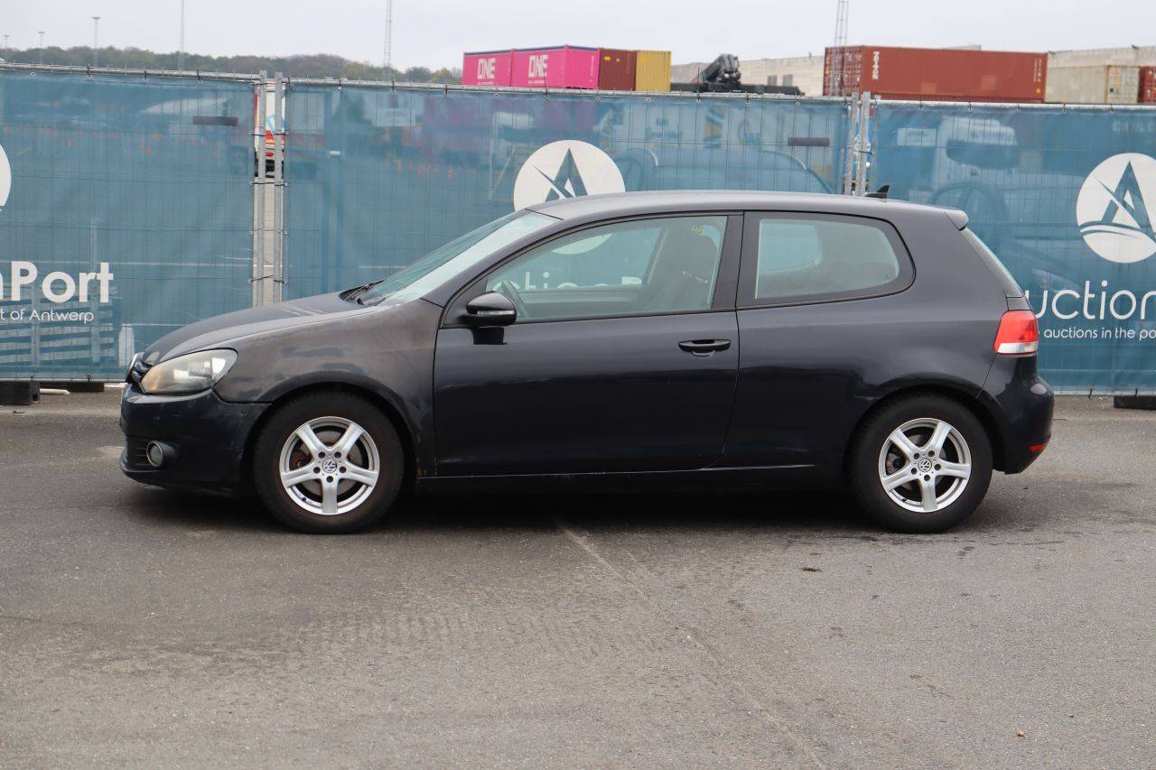 Passenger car Volkswagen Golf Diesel 105hp 2010 (Margin)