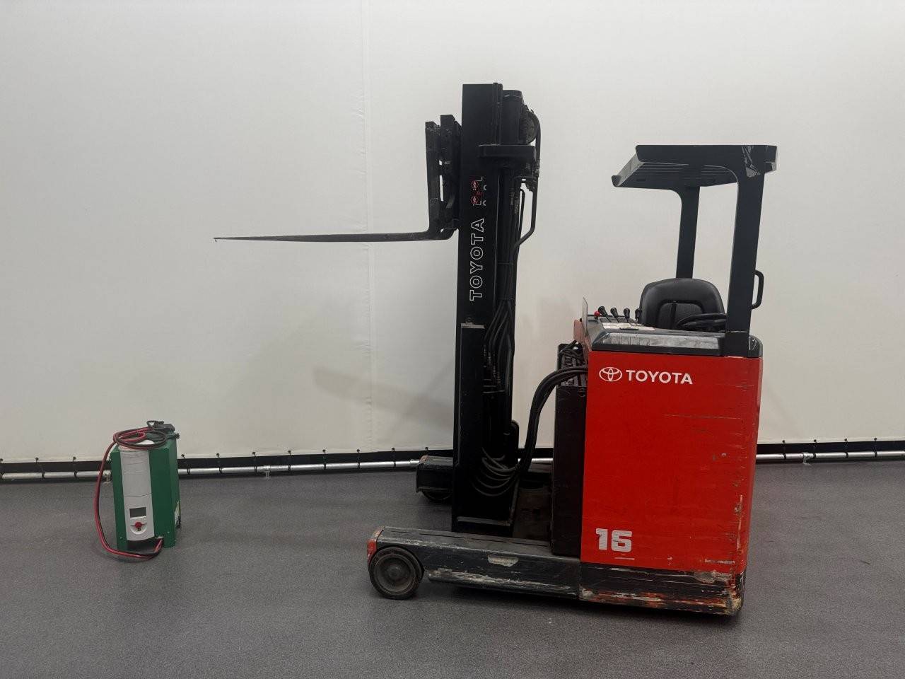 Toyota 6FBRE16 Electric Reach Truck 1600kg 5.52m 