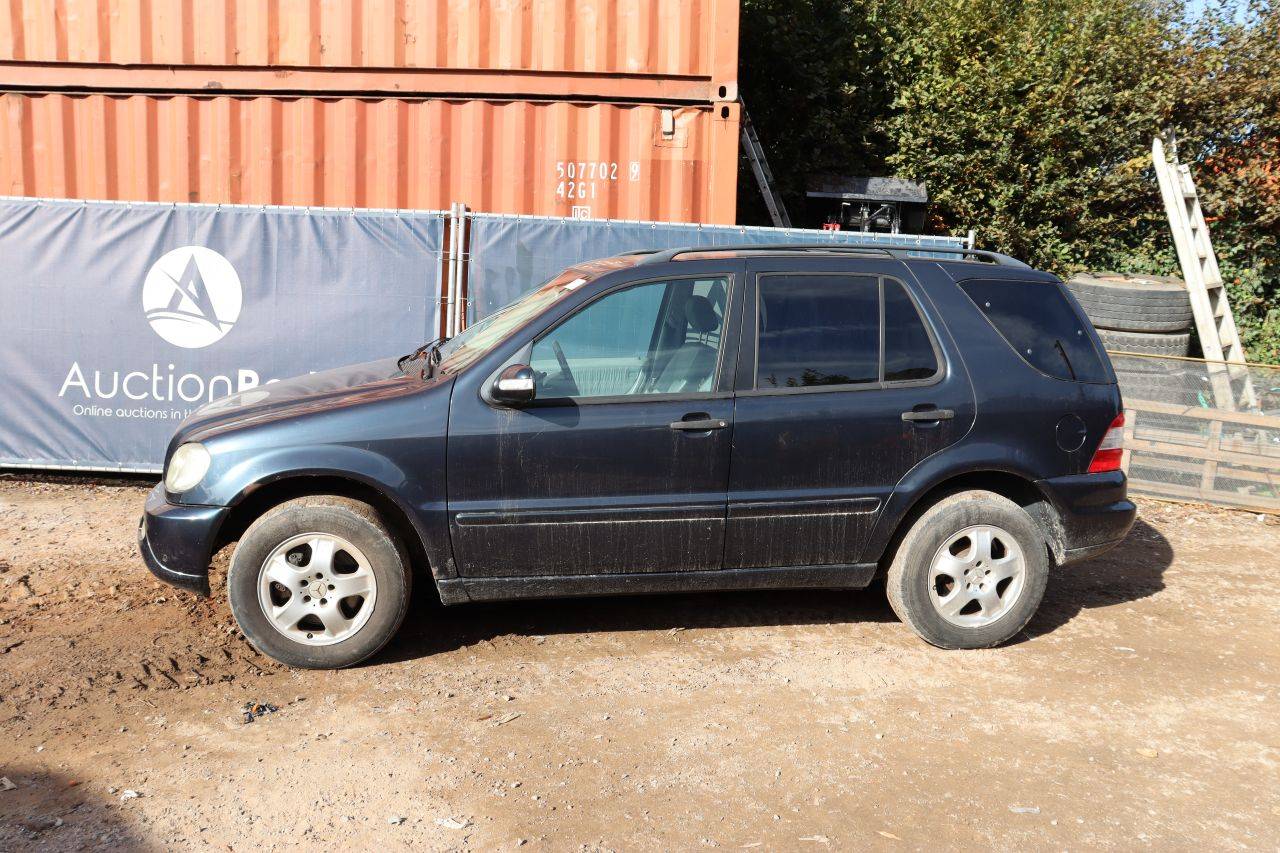 SUV Mercedes-Benz ML 270 CDI Diesel 163 ch 2002