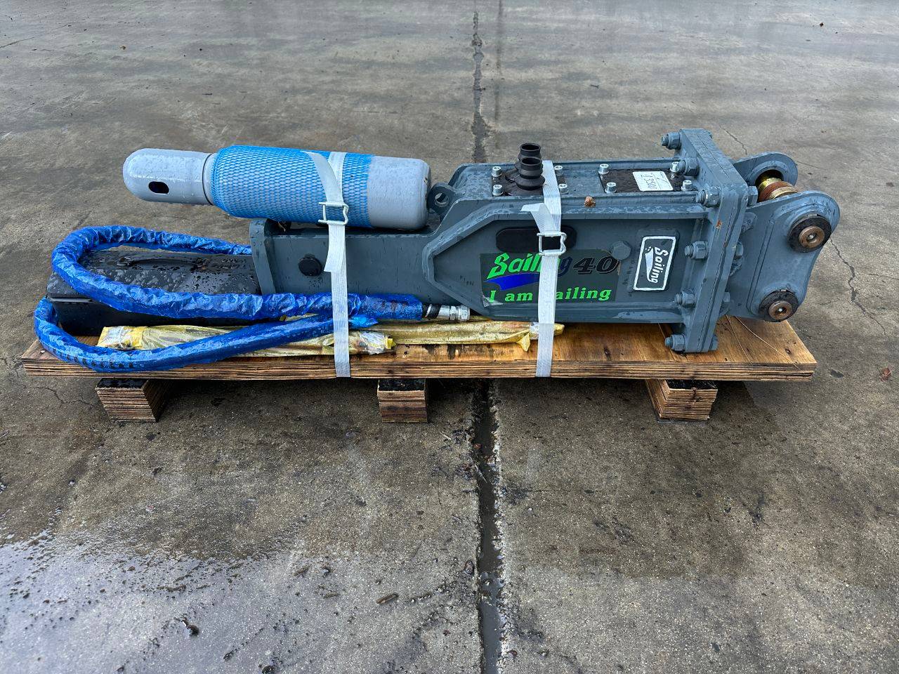 Hydraulic Hammer Sailing 40 2025
