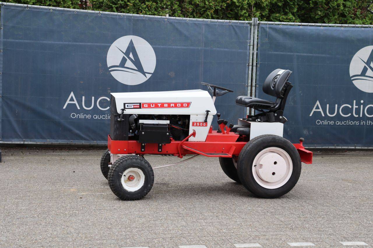 Tracteur à voie étroite Gutbrod 2500 essence